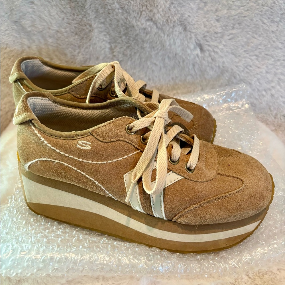 Sketchers Sneakers - Picture 5 of 6